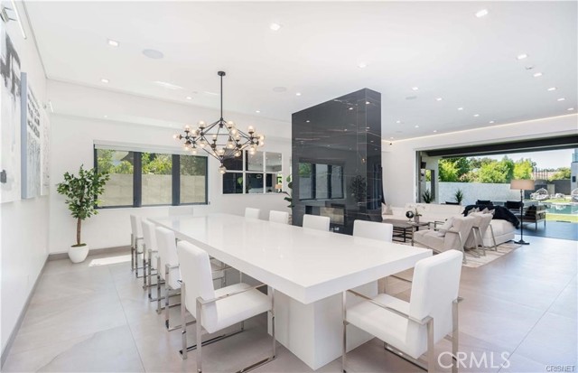 5239 Avenida Hacienda, Tarzana CA: https://media.crmls.org/medias/20f1cb5e-9962-48c0-aa9c-b1e9436a9aa2.jpg