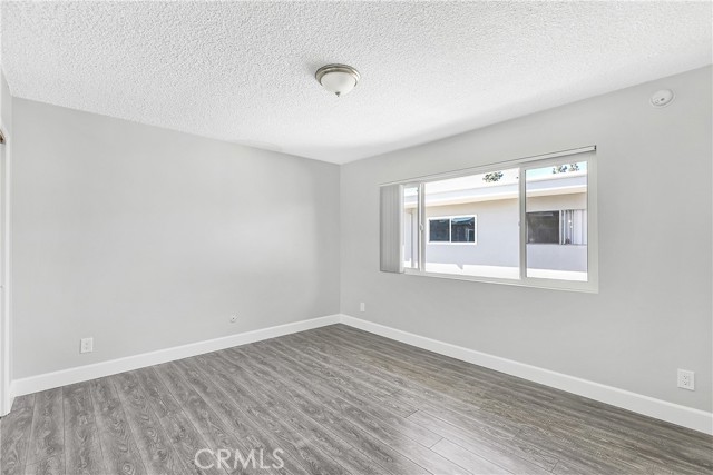 Detail Gallery Image 6 of 9 For 18543 Clark St #209,  Tarzana,  CA 91356 - 1 Beds | 1 Baths