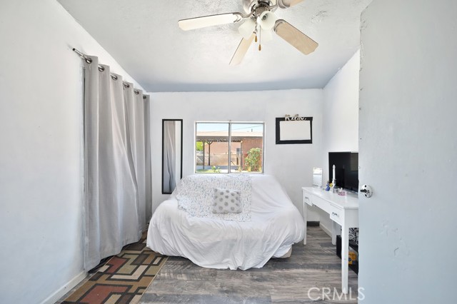1107 B Street, Brawley CA: https://media.crmls.org/medias/20f28a51-ec3d-4cdd-a8ab-247e9c7054c6.jpg