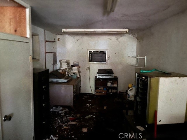 https://media.crmls.org/medias/20f35ee4-d0bb-451f-a7fe-406b9a6e33b2.jpg?preset=X-Large