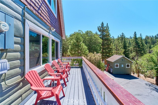 39676 Oak Glen Road, Fawnskin CA: https://media.crmls.org/medias/20f4159b-04f4-4d7a-863d-d218b8d6d2c4.jpg