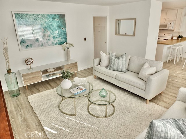 Detail Gallery Image 3 of 25 For 444 Obispo Ave #305,  Long Beach,  CA 90814 - 2 Beds | 2 Baths