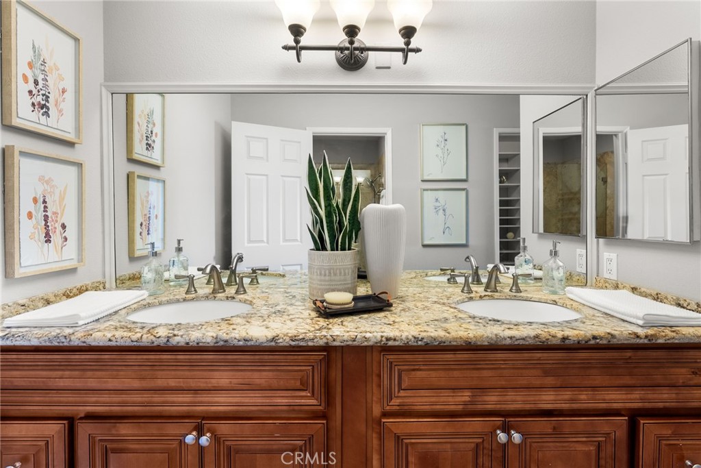 20f49f03 E904 4588 9679 28ebfd7f46b1