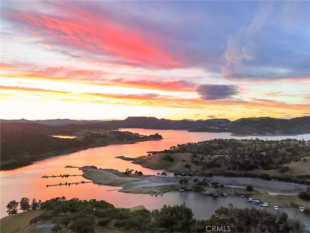 https://media.crmls.org/medias/20f53093-9c39-472d-8739-bc86ad0fbb03.jpg?preset=X-Large