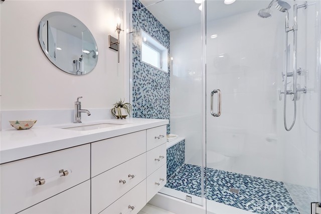 301 2nd Street, Manhattan Beach, California 90266, 3 Bedrooms Bedrooms, ,3 BathroomsBathrooms,Residential,Sold,2nd,SB22006124