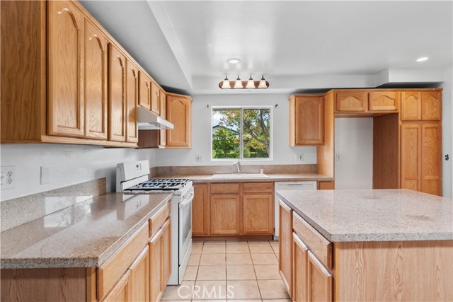 702 Scripps Drive, Claremont CA: https://media.crmls.org/medias/20f64eeb-d0e0-43f7-bde0-0cc80750efe5.jpg
