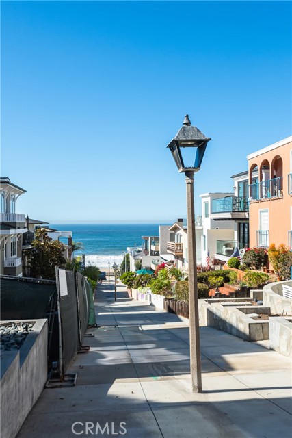 220 16th Street, Manhattan Beach, California 90266, 5 Bedrooms Bedrooms, ,4 BathroomsBathrooms,Residential,Sold,16th,SB21233271