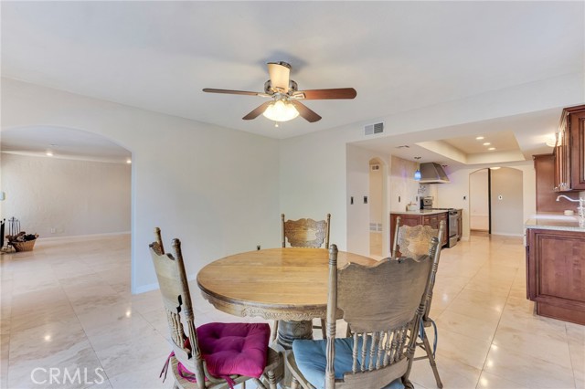 Detail Gallery Image 12 of 46 For 22781 Macfarlane Dr, Woodland Hills,  CA 91364 - 3 Beds | 3/1 Baths