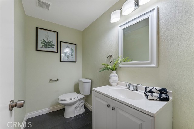 1073 E Knollcrest Drive, Covina CA: https://media.crmls.org/medias/20f764aa-a01b-4ded-bc4d-301b8346d224.jpg