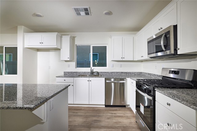 Detail Gallery Image 5 of 13 For 30843 Draco Dr, Winchester,  CA 92596 - 3 Beds | 2 Baths