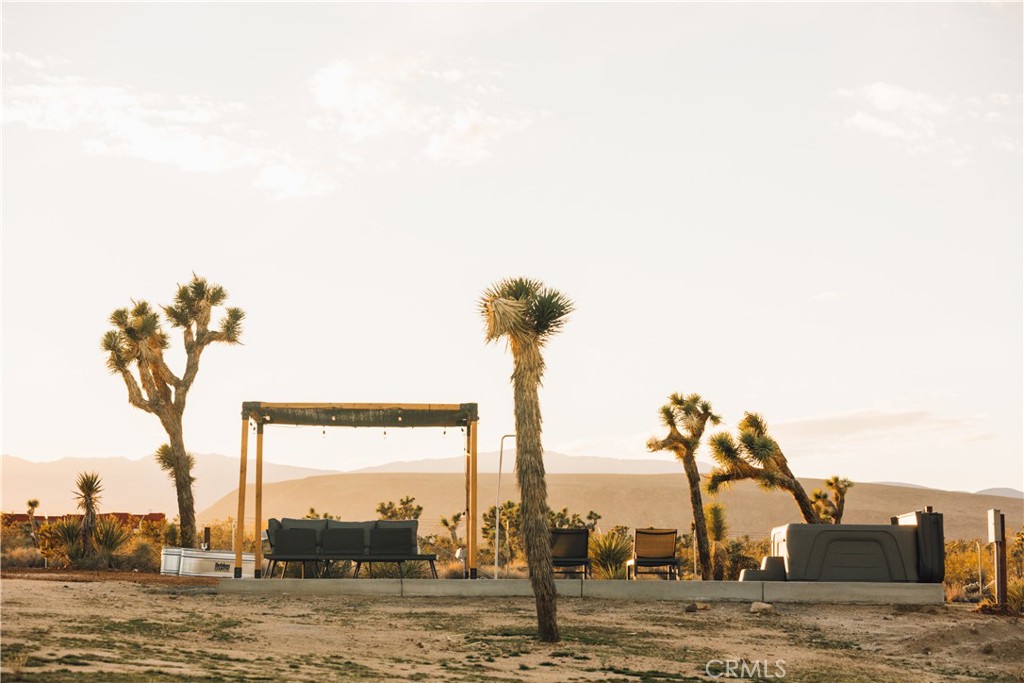 https://media.crmls.org/medias/20f7a580-3270-4165-b987-6af0bd0cb8e7.jpg?preset=X-Large