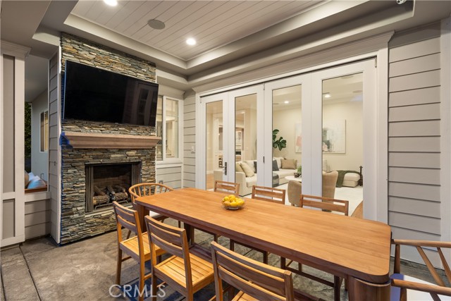 Detail Gallery Image 27 of 33 For 4330 Bellaire Ave, Studio City,  CA 91604 - 5 Beds | 4/1 Baths