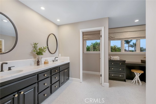 1704 Poinsettia, Manhattan Beach, California 90266, 4 Bedrooms Bedrooms, ,3 BathroomsBathrooms,Residential,For Sale,Poinsettia,SB26093212