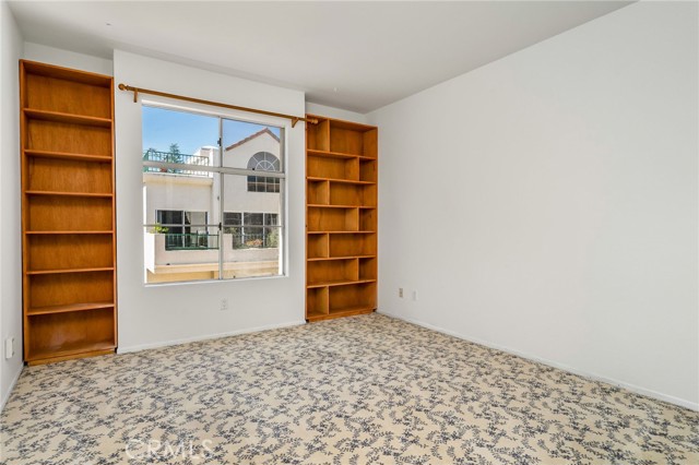 5420 Sylmar Avenue, Sherman Oaks CA: https://media.crmls.org/medias/20f922de-7ca7-455a-a5dd-8b45fe4fb4a1.jpg