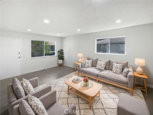 1307 W 8th Street, Upland CA: https://media.crmls.org/medias/20f95572-433c-4938-9a74-d21193e9a080.jpg