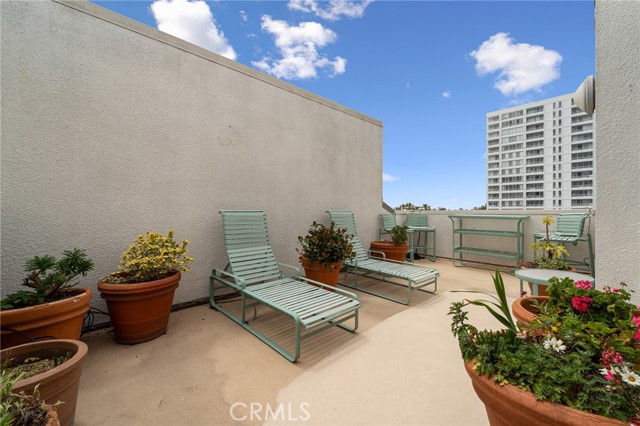 2910 Neilson Way, Santa Monica CA: https://media.crmls.org/medias/20fa5f3d-d245-4426-9d6d-f959d33fbf2b.jpg