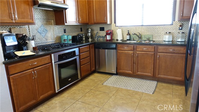 33953 Lily Road, Yucaipa CA: https://media.crmls.org/medias/20fa6e30-b611-499f-afeb-f188f2e196fd.jpg