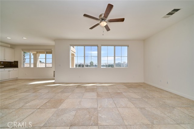 Detail Gallery Image 13 of 37 For 7 Volta Del Tintori St, Lake Elsinore,  CA 92532 - 5 Beds | 4/1 Baths