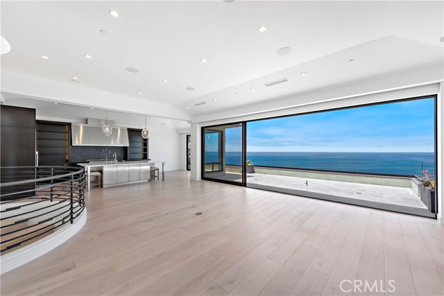 Detail Gallery Image 7 of 64 For 2340 Crestview Dr, Laguna Beach,  CA 92651 - 4 Beds | 5/1 Baths