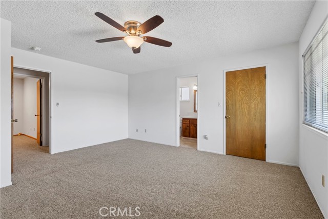 3355 San Fernando Court, Merced CA: https://media.crmls.org/medias/20fb1ffa-e36f-419e-a387-f2de6e2dc841.jpg