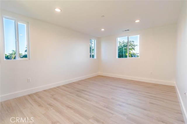 Detail Gallery Image 17 of 28 For 5020 Pickford St, Los Angeles,  CA 90019 - 3 Beds | 3 Baths