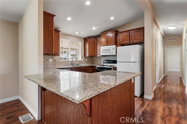 15111 Pipeline Avenue, Chino Hills CA: https://media.crmls.org/medias/20fb7bee-f677-4cf1-810e-4ef8d93e0d50.jpg