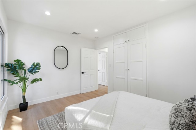 Detail Gallery Image 30 of 74 For 2140 N Rose St, Burbank,  CA 91505 - 5 Beds | 3/1 Baths
