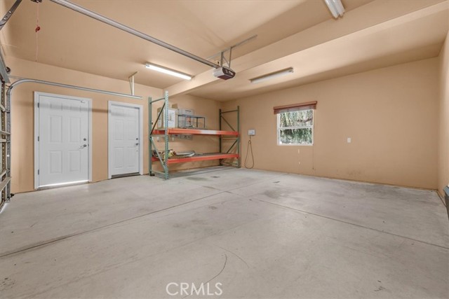 13715 E Nebraska Avenue, Kingsburg CA: https://media.crmls.org/medias/20fbf797-d9e8-4eb8-bed3-18e4e15b2502.jpg