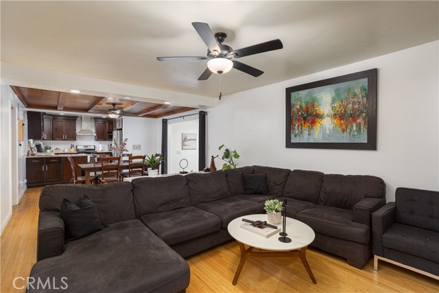 Detail Gallery Image 22 of 31 For 521 S Dustin Pl, Anaheim,  CA 92806 - 3 Beds | 2 Baths