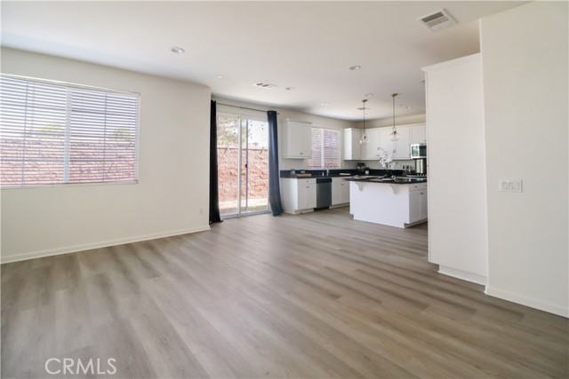 Detail Gallery Image 3 of 28 For 8828 Bay Leaf St, Chino,  CA 91708 - 5 Beds | 4 Baths