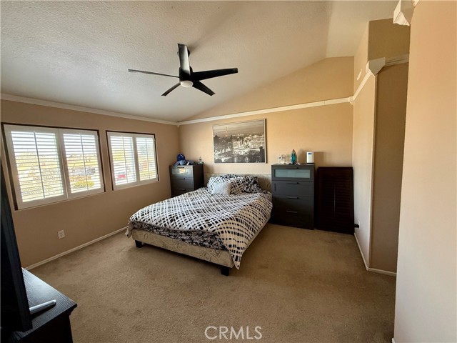 Detail Gallery Image 6 of 16 For 4853 Minstrel, Palmdale,  CA 93552 - 5 Beds | 3 Baths