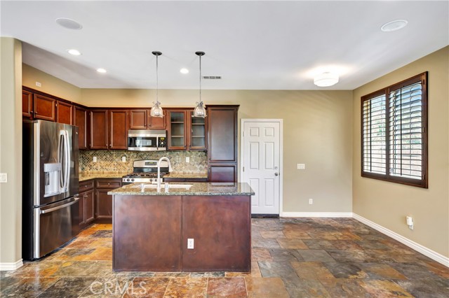 Detail Gallery Image 12 of 65 For 27735 Summer Grove Pl, Valencia,  CA 91354 - 4 Beds | 3 Baths