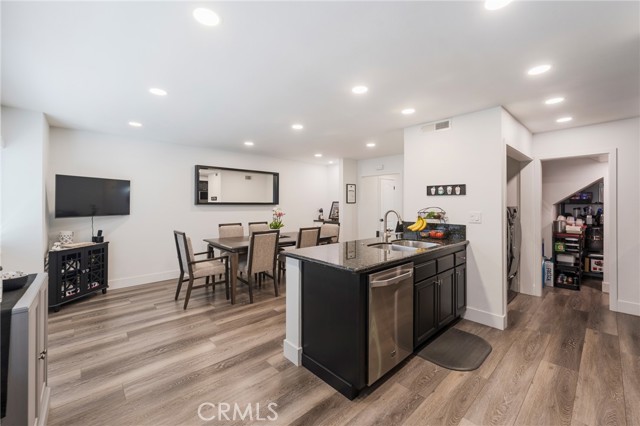 Detail Gallery Image 13 of 56 For 1016 Palo Verde, Long Beach,  CA 90815 - 2 Beds | 2/1 Baths