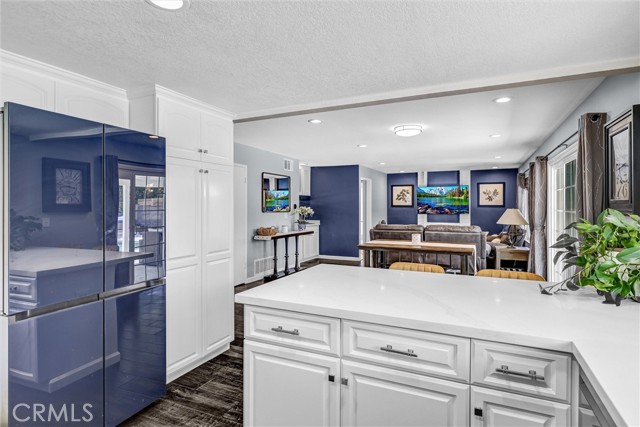 24301 Via Madrugada, Mission Viejo CA: https://media.crmls.org/medias/21004363-6e04-4658-a3be-c27152d529ad.jpg