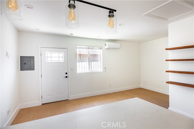 Detail Gallery Image 10 of 16 For 8961 Etiwanda Ave, Northridge,  CA 91325 - 3 Beds | 2 Baths