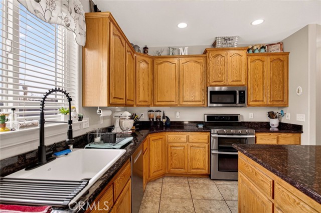 Detail Gallery Image 9 of 41 For 1899 1st, Corning,  CA 96021 - 4 Beds | 2 Baths