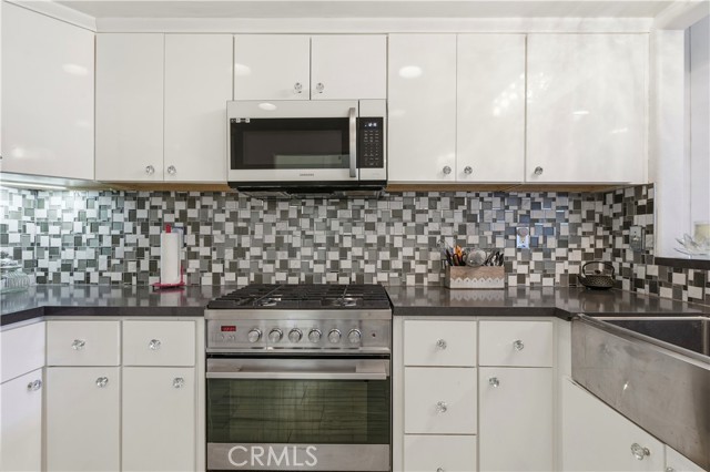 Detail Gallery Image 27 of 55 For 22350 Heritage Pass, Chatsworth,  CA 91311 - 2 Beds | 2/1 Baths