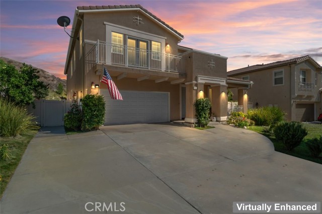 Detail Gallery Image 4 of 63 For 15520 Megan Dr, Canyon Country,  CA 91387 - 5 Beds | 4 Baths