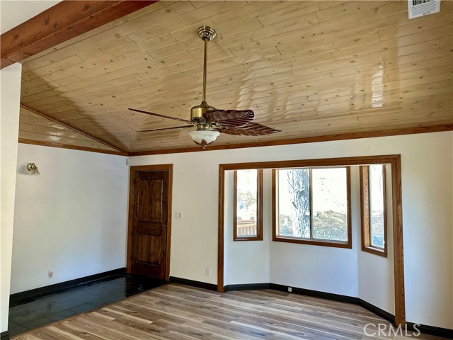 Detail Gallery Image 16 of 57 For 23785 Zurich Dr, Crestline,  CA 92325 - 4 Beds | 3/1 Baths