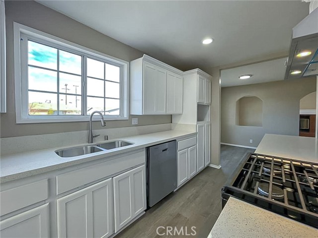 Detail Gallery Image 5 of 33 For 45405 Foxton Ave, Lancaster,  CA 93535 - 4 Beds | 2 Baths