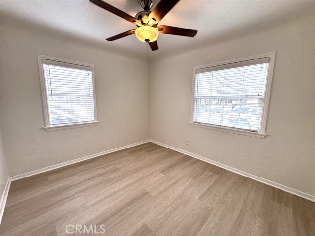 73 W Plymouth Street, Long Beach CA: https://media.crmls.org/medias/21040ef5-a8c2-4379-a969-b8c8a0734aa9.jpg