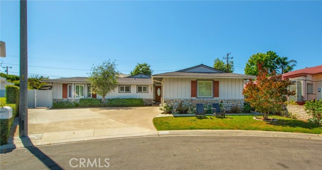 1951 Aliso Avenue, Costa Mesa CA: https://media.crmls.org/medias/21048cdb-3703-4284-914f-2452dd1f76ef.jpg