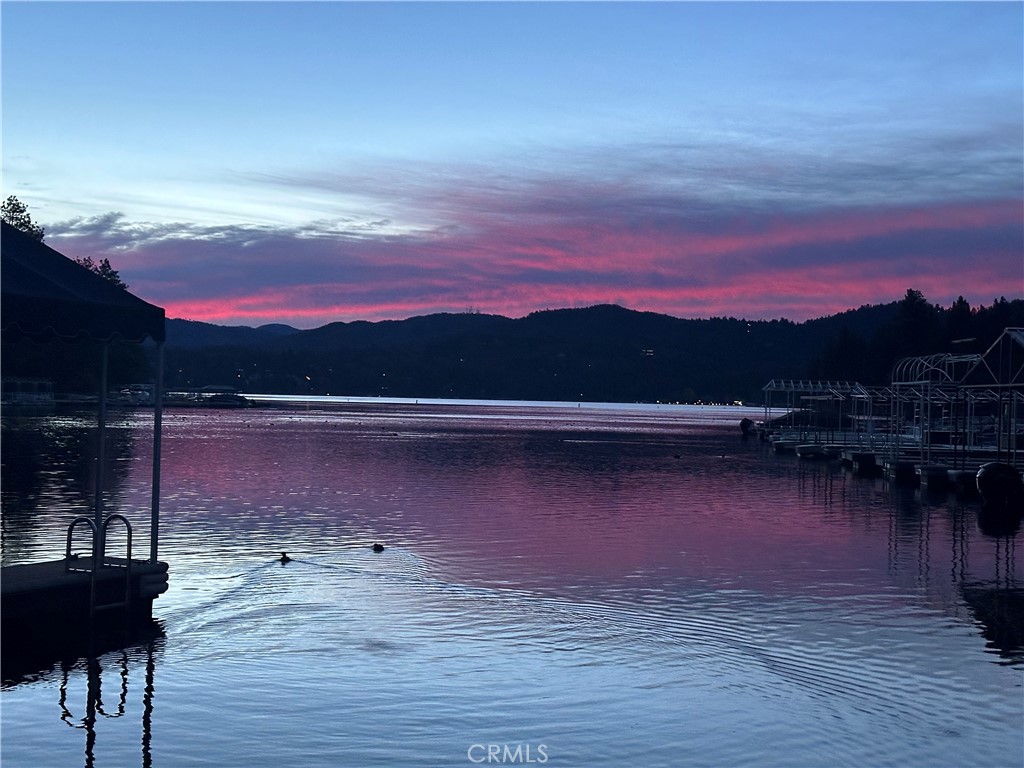https://media.crmls.org/medias/210580fd-6361-4e33-b71d-744c6d27e362.jpg?preset=X-Large