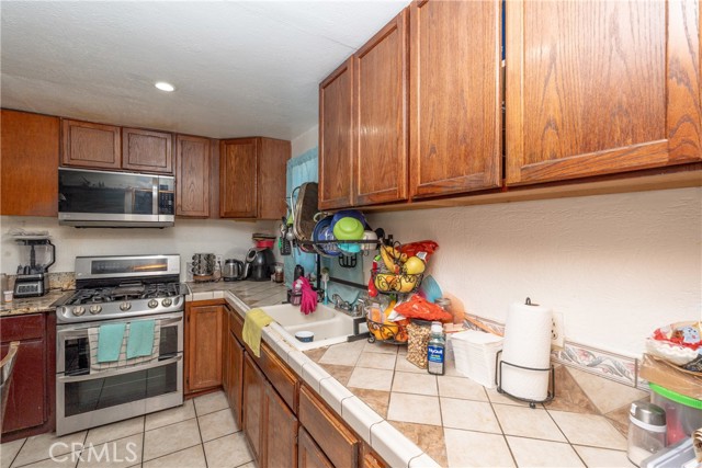 Detail Gallery Image 6 of 15 For 811 S Gage Ave, Los Angeles,  CA 90023 - – Beds | – Baths