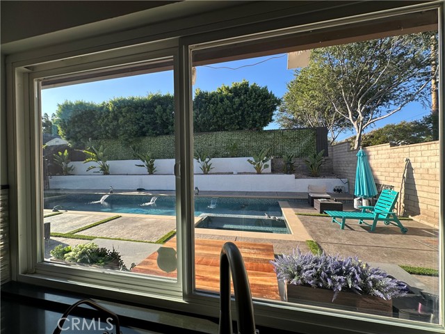 13191 Honeybee Street, Moorpark CA: https://media.crmls.org/medias/21065cb2-0cd5-40b1-a55a-ee04124b1417.jpg