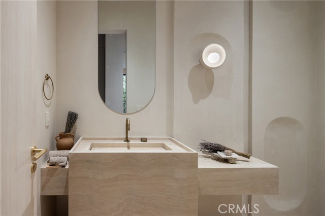 17177 Adlon Road, Encino CA: https://media.crmls.org/medias/21071428-0ba3-454a-9541-051119ac7363.jpg