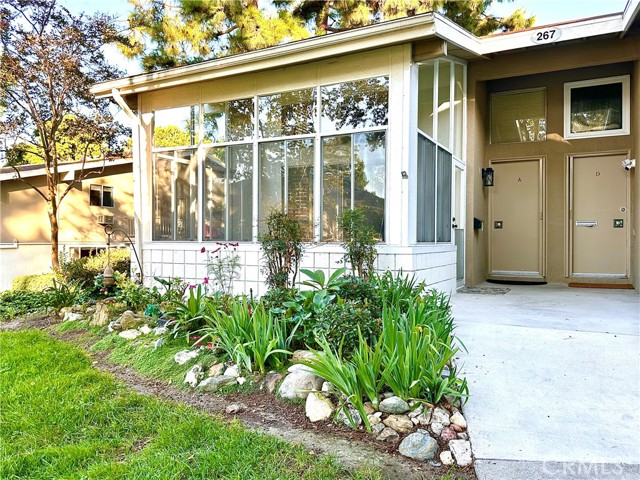 Detail Gallery Image 2 of 16 For 267 Avenida Sevilla Ave a,  Laguna Woods,  CA 92637 - 2 Beds | 2 Baths