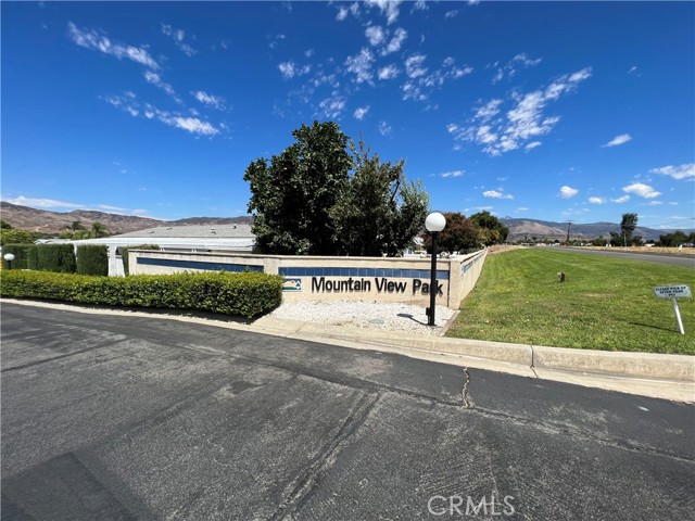 24600 Mountain Ave, Hemet CA: https://media.crmls.org/medias/2107aaa7-1965-483d-9a45-d16975b08e08.jpg