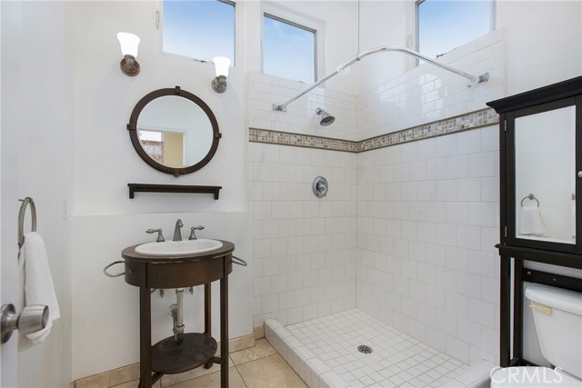 Detail Gallery Image 6 of 22 For 55 B Surfside Ave, Surfside,  CA 90740 - 4 Beds | 4 Baths