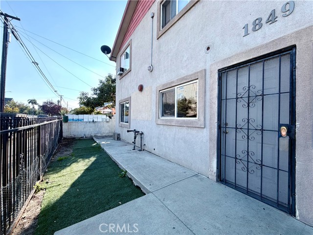 Detail Gallery Image 2 of 9 For 1849 Sichel St a,  Los Angeles,  CA 90031 - 1 Beds | 1 Baths
